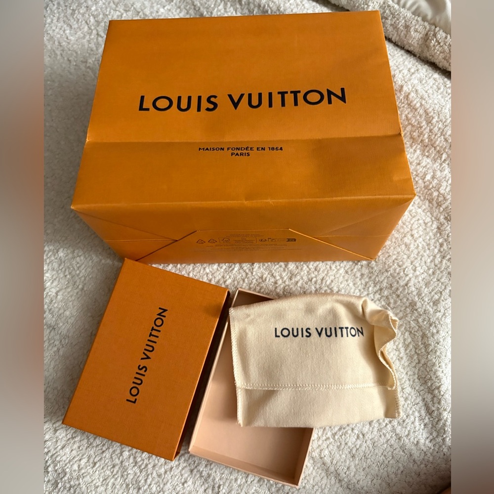 Authentic LV bag, box, dust bag for a wallet size.
